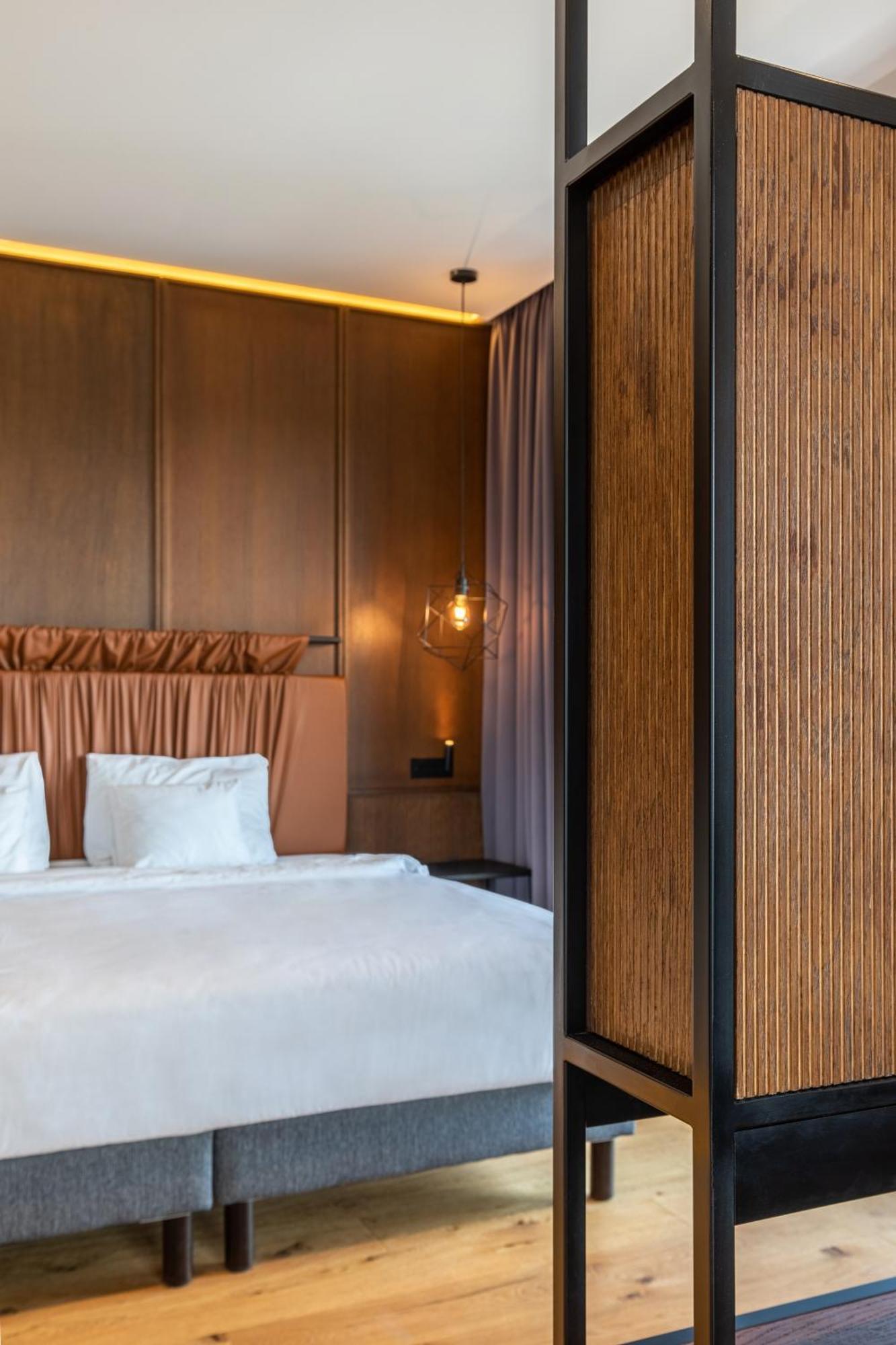 Hotel Caro Bucureşti Cameră foto